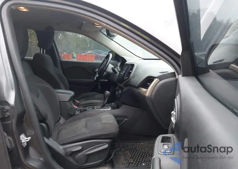 2017 Jeep Cherokee Latitude 4X4 from USA, damaged, VIN 1C4PJMCB5HW503810